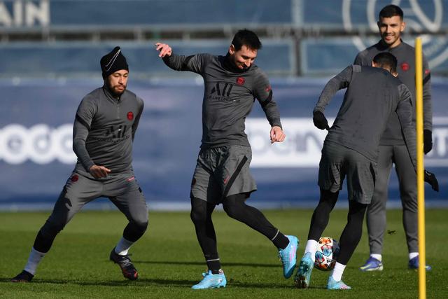 琼斯突破2500助攻大关 距历史助攻王只差94助